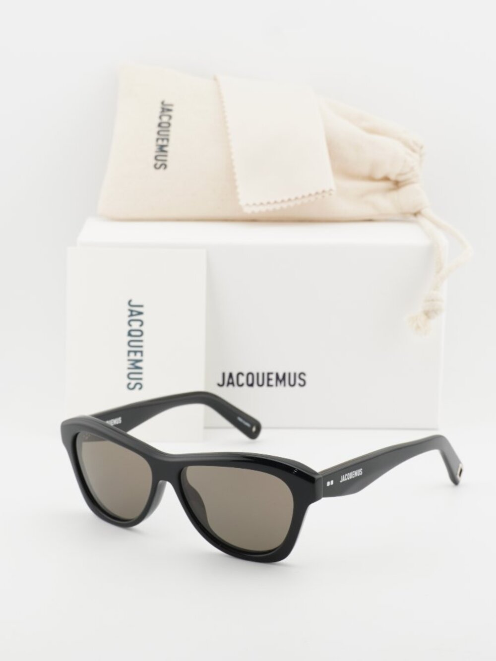 Jacquemus PALMIER JAC/59 C1 Cat Eye Sunglasses - Shiny Black / Grey